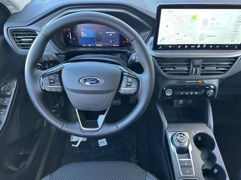 New 2025 Ford Escape SE image 38