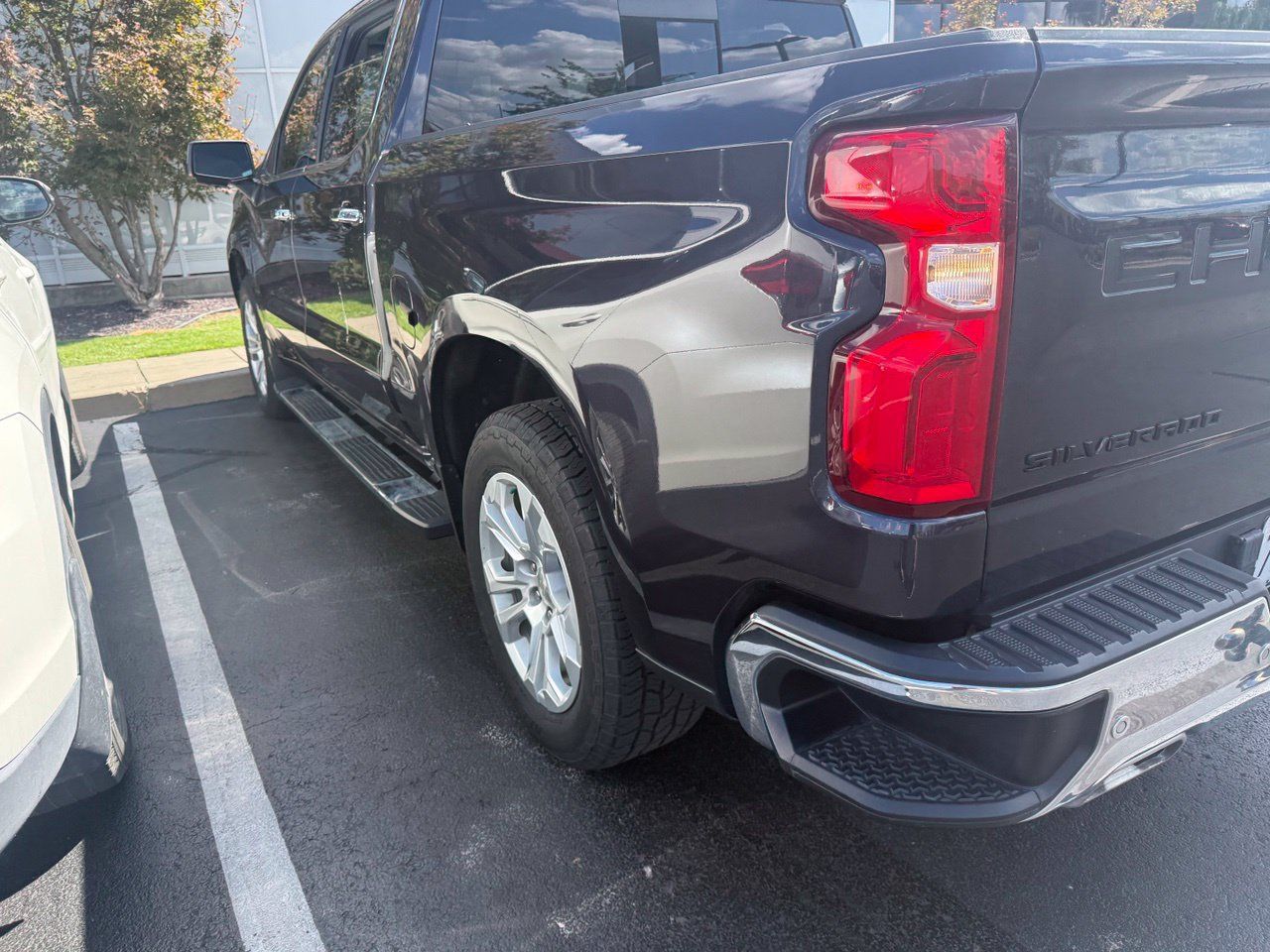 Used 2023 Chevrolet Silverado 1500 LTZ w/ LTZ Convenience Package II AWD/4WD image 7