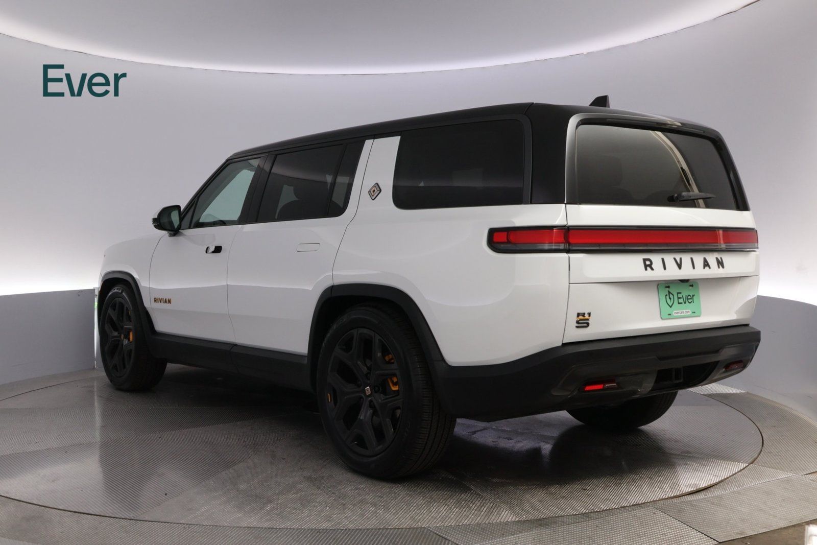 Used 2025 Rivian R1S Premium Dual AWD/4WD image 17