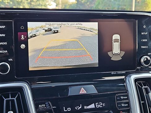 Certified 2022 Kia Sorento S w/ Panoramic Sunroof Package image 19