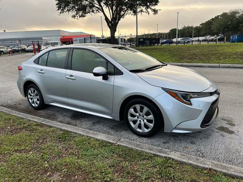 Used 2023 Toyota Corolla LE FWD image 8