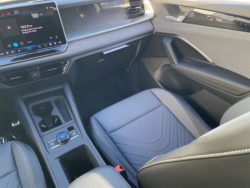 New 2026 Volkswagen Tiguan SE R-Line image 12