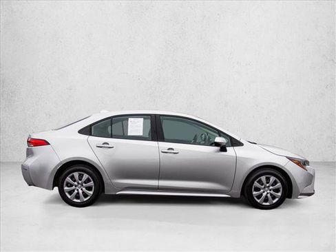 Used 2024 Toyota Corolla LE image 4