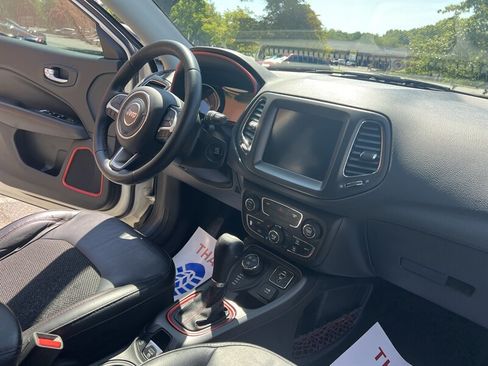 Used 2018 Jeep Compass Trailhawk AWD/4WD image 17