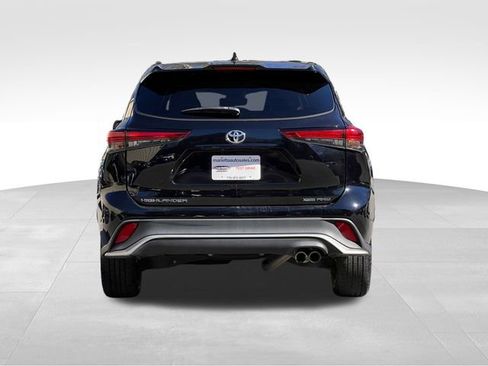 Used 2022 Toyota Highlander XSE image 4