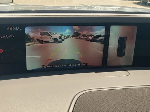 Certified 2025 Lincoln Nautilus Premier AWD/4WD image 21