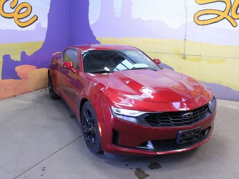 Used 2020 Chevrolet Camaro LT image 2