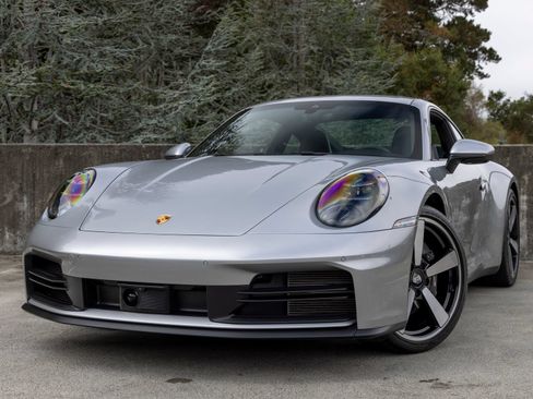 Certified 2025 Porsche 911 Carrera RWD image 7
