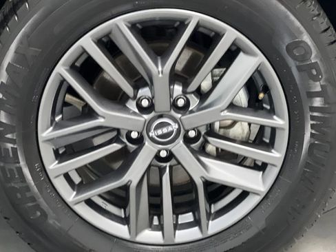 Used 2024 Nissan Rogue S FWD image 61