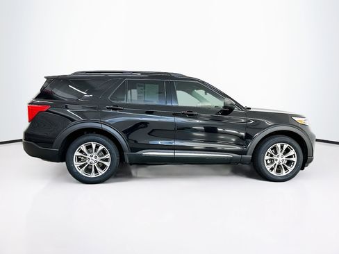 Used 2023 Ford Explorer XLT w/ Equipment Group 202A AWD/4WD image 10