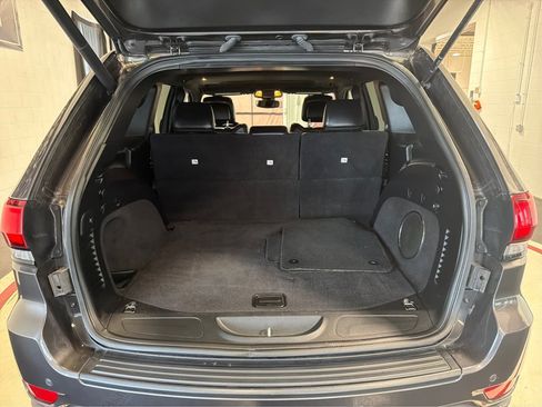 Used 2020 Jeep Grand Cherokee Altitude AWD/4WD image 12