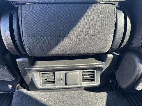 Used 2025 Chevrolet Silverado 1500 LT image 33