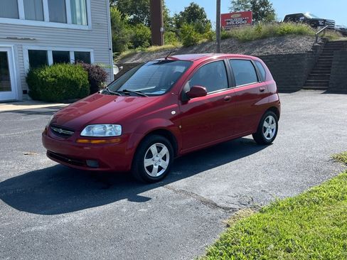 Used 2008 Chevrolet Aveo5 FWD image 1