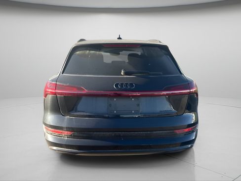 Used 2022 Audi e-tron Premium w/ Convenience Plus Package AWD/4WD image 6