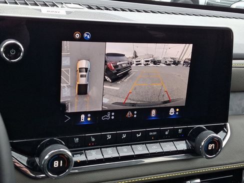 Used 2025 Chevrolet Colorado ZR2 w/ Technology Package image 21