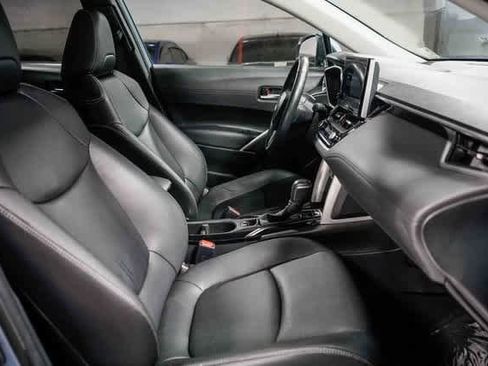 Certified 2024 Toyota Corolla Cross XLE image 16