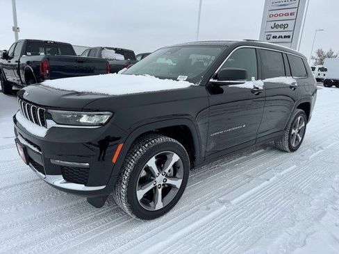 New 2025 Jeep Grand Cherokee L Limited w/ Trailer Tow Package image 3