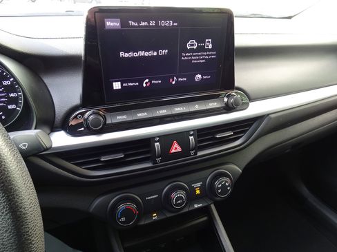 Used 2023 Kia Forte LXS w/ LXS Technology Package image 17