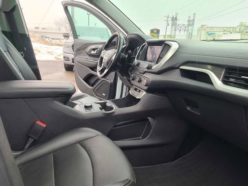 Used 2022 GMC Terrain SLT w/ Infotainment Package II image 16