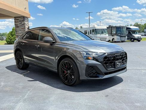 Used 2025 Audi SQ8 Prestige AWD/4WD image 6