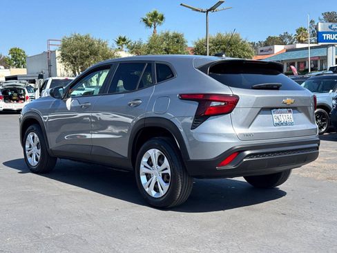 Used 2024 Chevrolet Trax LS FWD image 9