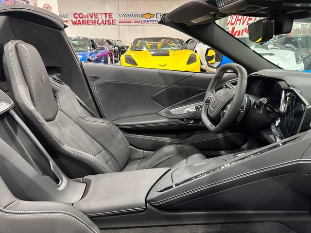 Used 2025 Chevrolet Corvette Stingray Convertible w/ 1LT RWD image 15