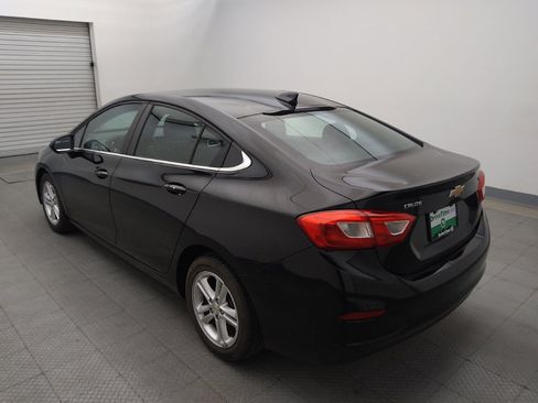 Used 2017 Chevrolet Cruze LT w/ Convenience Package FWD image 5