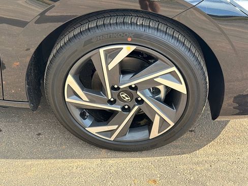 New 2026 Hyundai Elantra Limited image 12