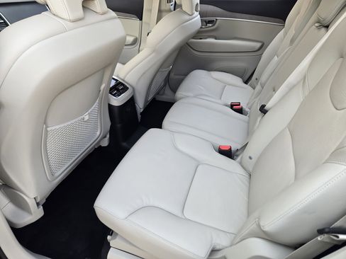 Certified 2025 Volvo XC90 T8 Core w/ Protection Package image 39