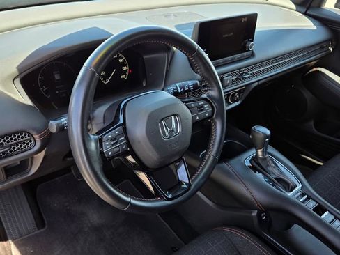 Used 2025 Honda HR-V Sport image 9