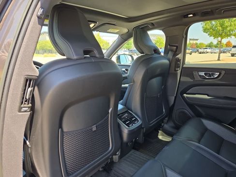 Used 2022 Volvo XC60 B6 R-Design w/ Advanced Package AWD/4WD image 16