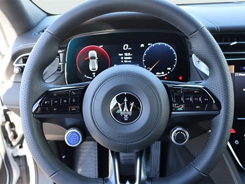 New 2025 Maserati Grecale GT image 30