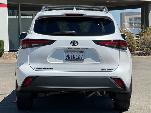 Used 2026 Toyota Highlander XLE AWD/4WD image 8