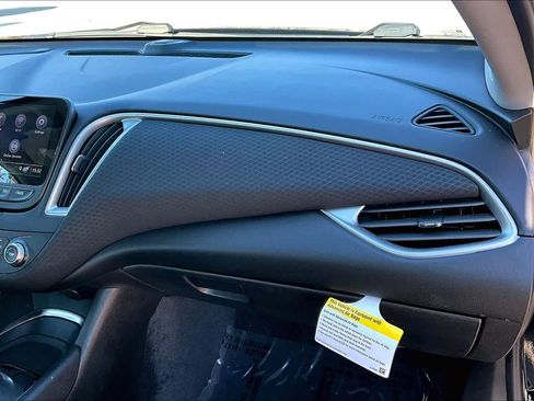 Used 2022 Chevrolet Malibu RS image 19