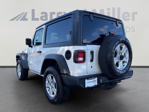 Used 2019 Jeep Wrangler Sport AWD/4WD image 3