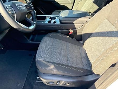 Used 2025 GMC Acadia Elevation image 20