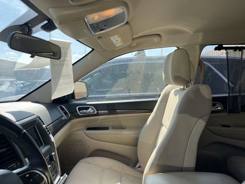 Used 2018 Jeep Grand Cherokee Laredo RWD image 8