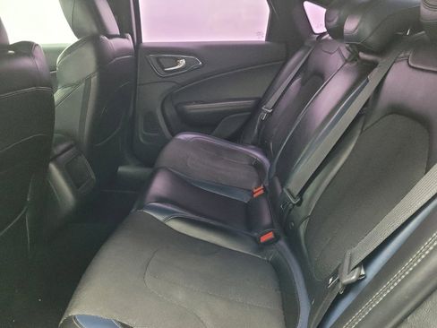 Used 2015 Chrysler 200 S image 18