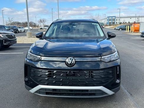 New 2026 Volkswagen Tiguan SE image 2