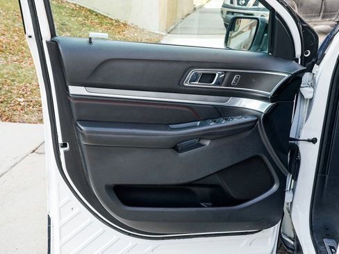 Used 2018 Ford Explorer Sport image 9