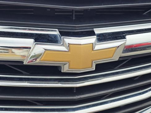 Used 2024 Chevrolet Malibu LT image 3