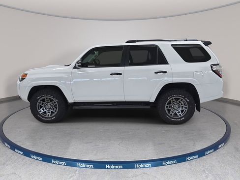 Used 2020 Toyota 4Runner Venture w/ Moonroof Package image 11