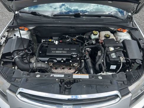 Used 2016 Chevrolet Cruze LT FWD image 14