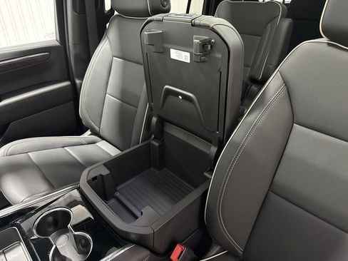 New 2026 Chevrolet Suburban Premier w/ Sun And Tow Package AWD/4WD image 36