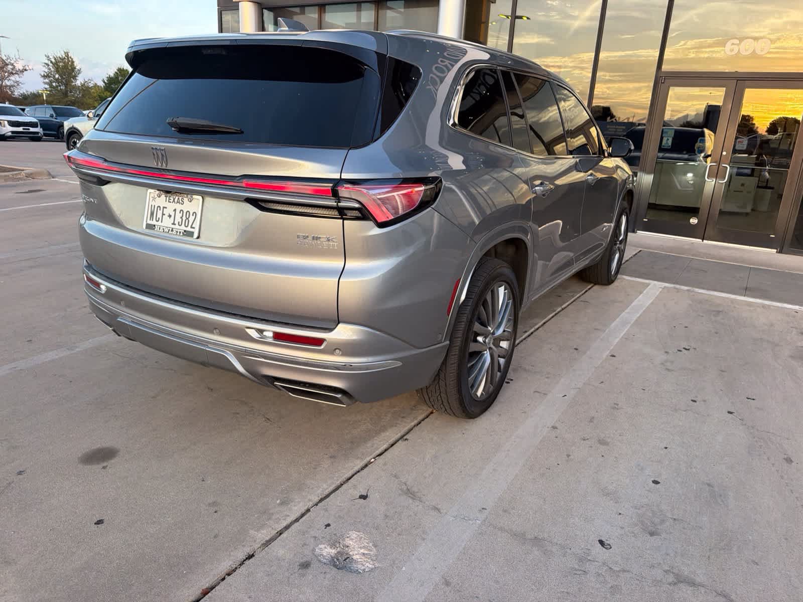 Used 2025 Buick Enclave Avenir w/ Super Cruise Package AWD/4WD image 6