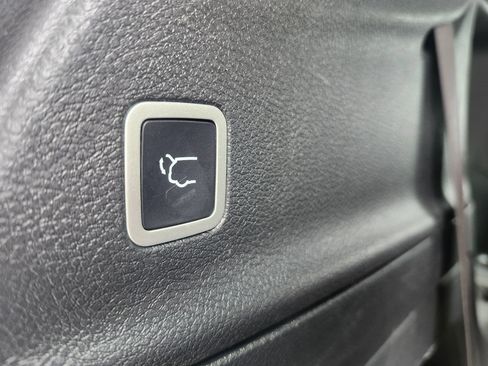 Used 2019 Chrysler Pacifica Touring-L Plus w/ S Appearance Package FWD image 31