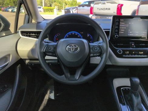 Used 2020 Toyota Corolla LE FWD image 15