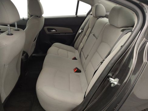 Used 2016 Chevrolet Cruze LT FWD image 18