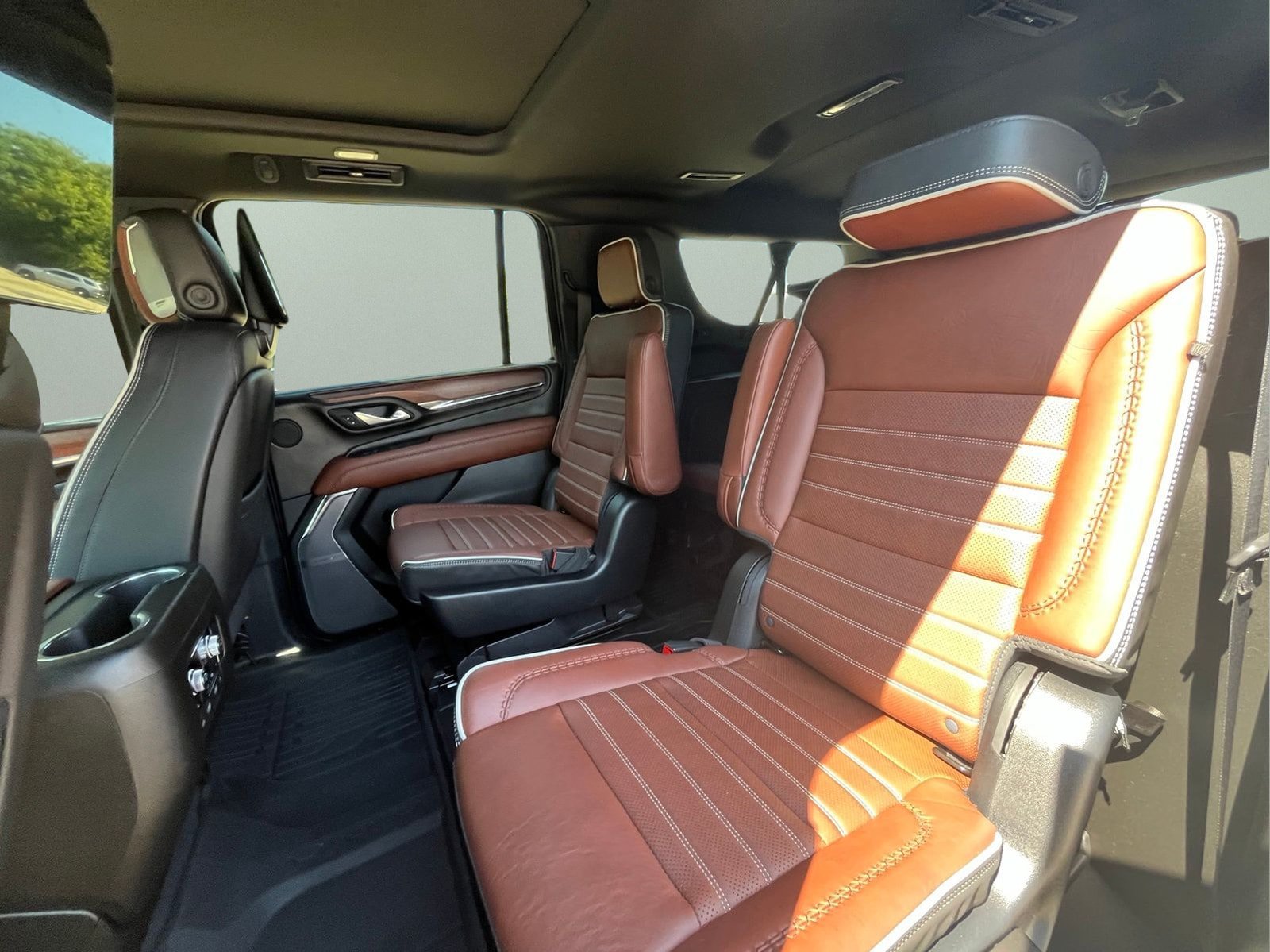 Used 2023 GMC Yukon XL Denali Ultimate w/ LPO, Floor Liner Package AWD/4WD image 29