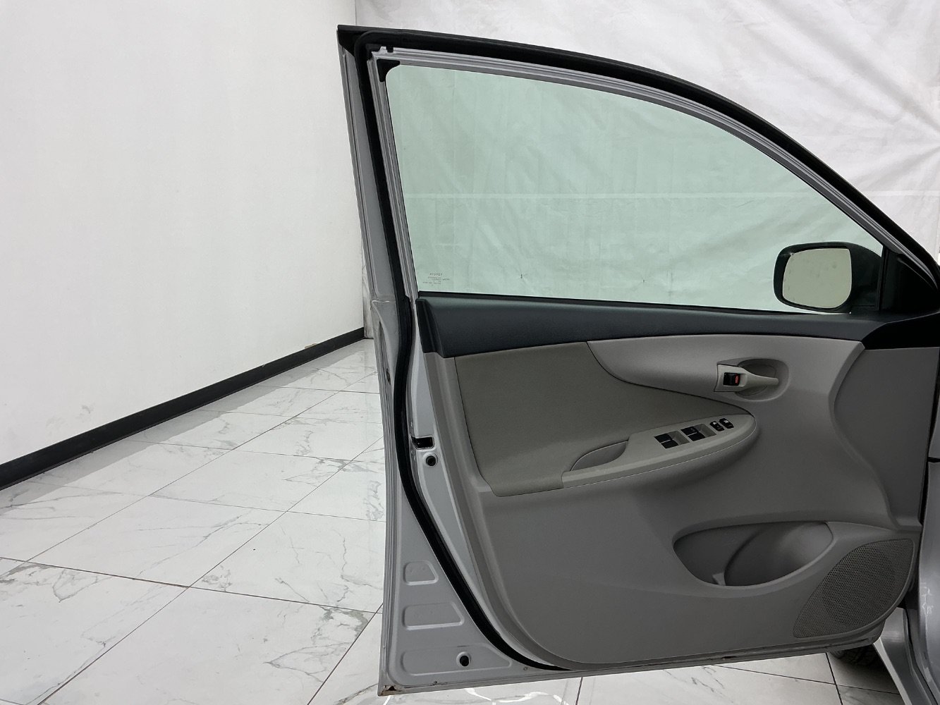 Used 2012 Toyota Corolla L FWD image 18
